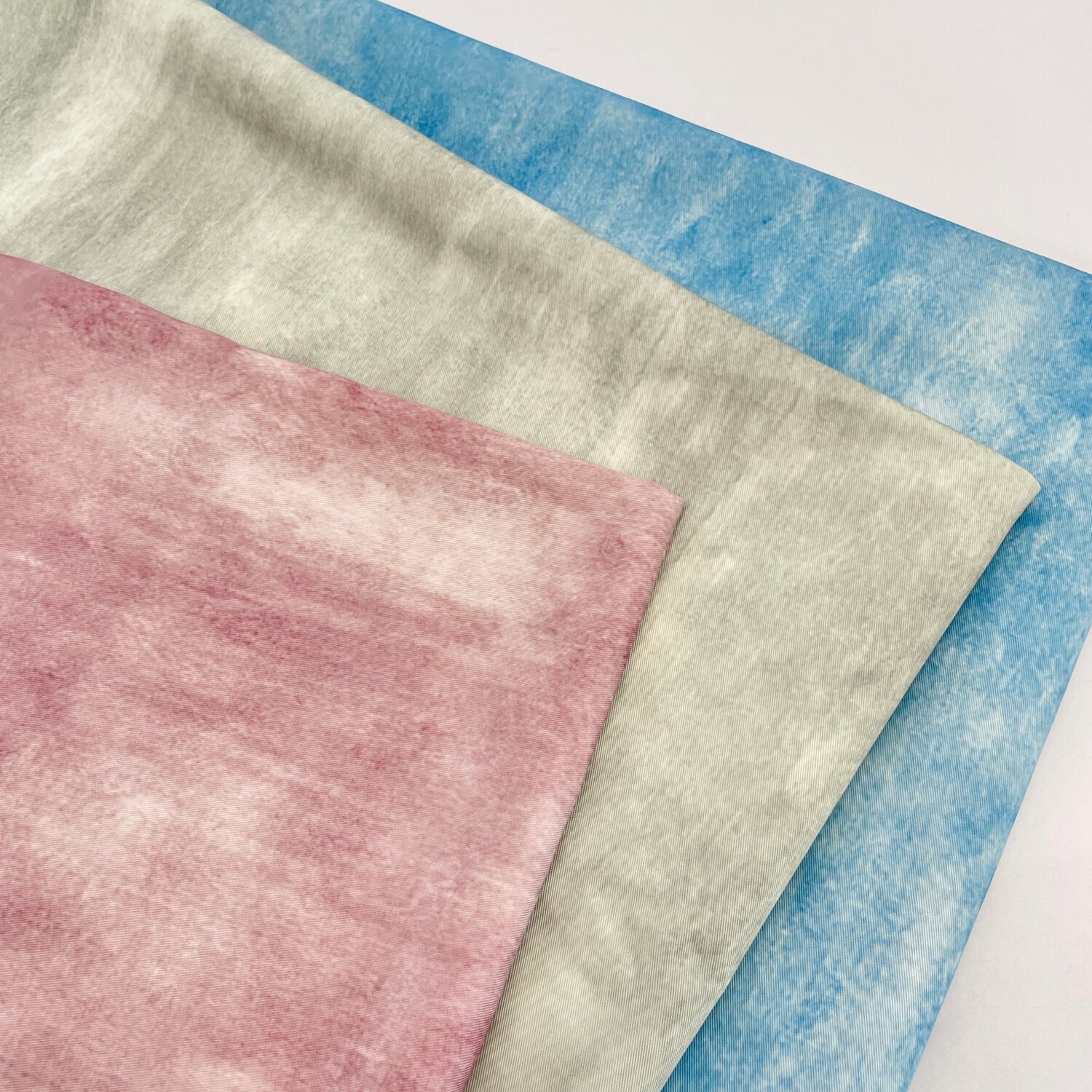Sewing Tie Dye - Розовая, серая, синяя ткань с градиентным
